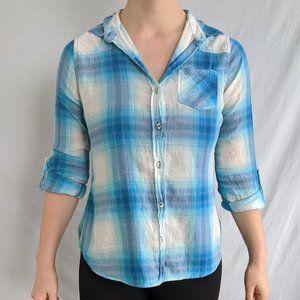 🎶 Mossimo Blue and White Plaid Button Down